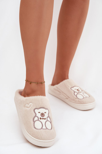 Chinelo Noralie cor areia com pelúcia e ursinho 2