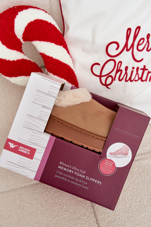 Chinelos Feminino com um casaco de pele cor marrom Eveline