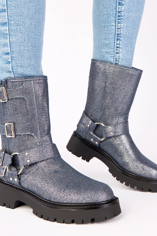 Botas azuis decoradas com fivelas e...