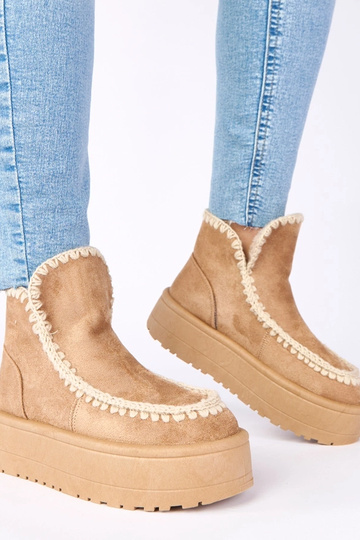 Botas de neve bege escuro em plataforma com bordado decorativo "Alwena" 2