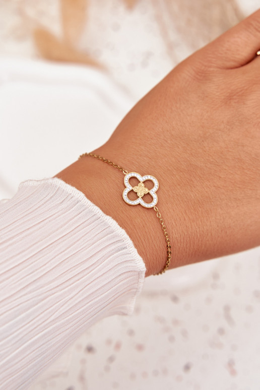 Um bracelete Feminino Fabricado em aço cirúrgico cor dourada