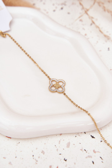 Um bracelete Feminino Fabricado em aço cirúrgico cor dourada 2