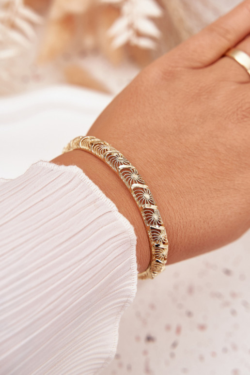 Legal Um bracelete Feminino Fabricado em aço cirúrgico cor dourada