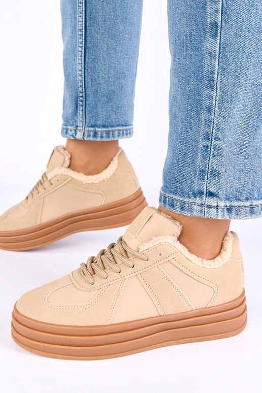 Ténis femininos em cor areia forrados...