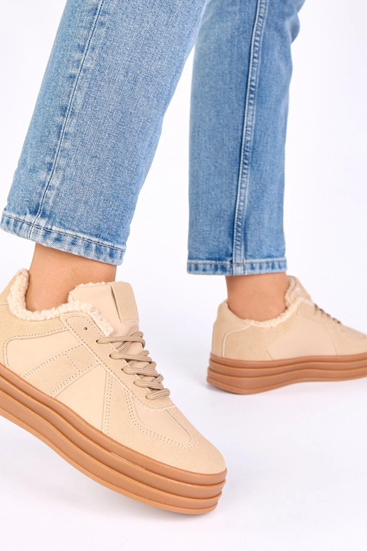 Ténis femininos em cor areia forrados...