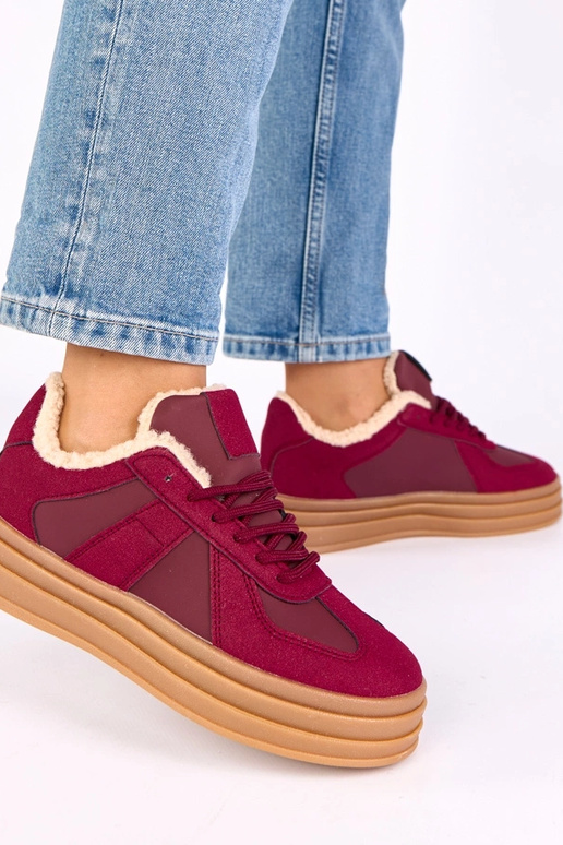 Ténis femininos em bordô forrados com...