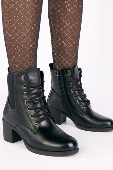 Botins pretos de salto com...