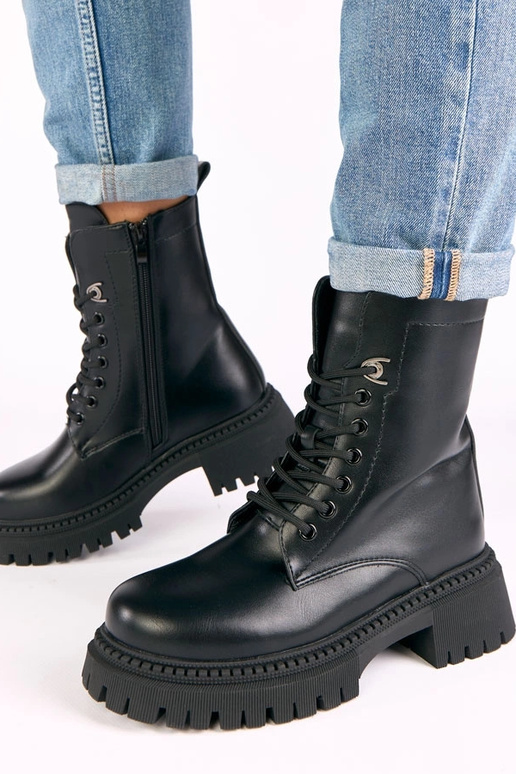 Botas clássicas pretas de plataforma...