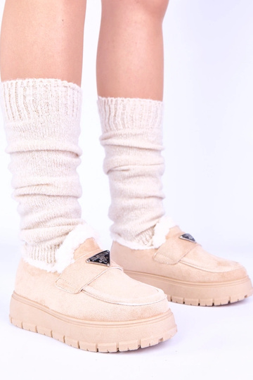 Mocassins em tom areia de plataforma com pelinhos Kirby