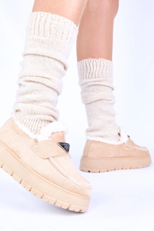 Mocassins em tom areia de plataforma...