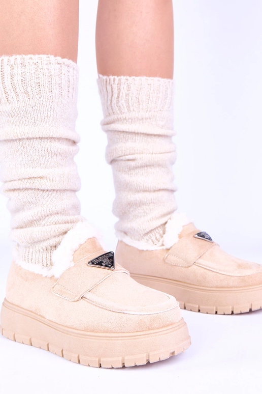 Mocassins em tom areia de plataforma...