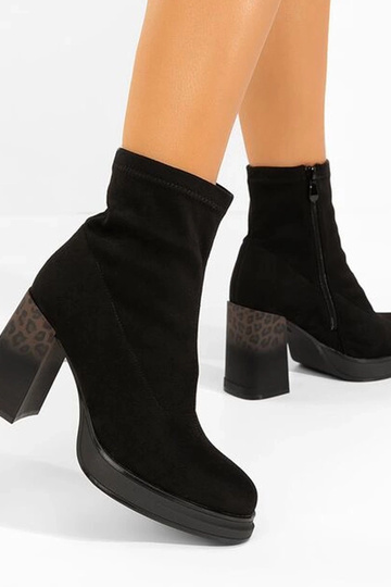 Botins pretos de salto com estampa de leopardo Delora