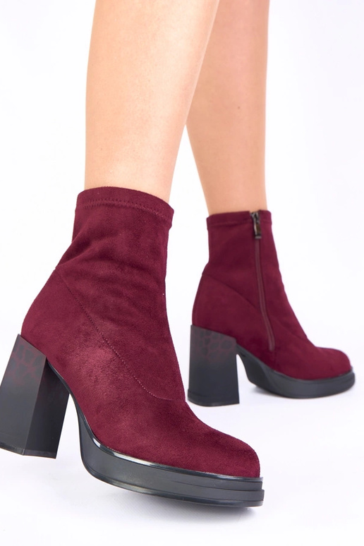 Botins violetas de salto com estampa...