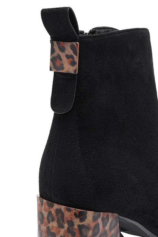 Botins pretos de salto laqueado com...