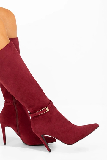 Botas longas na cor bordô de salto fino com fivela decorativa Arielle
