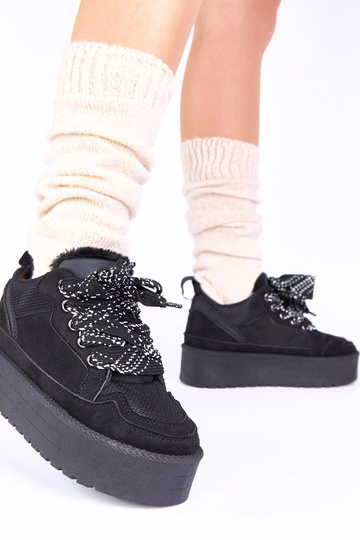 Sapatos casuais pretos em plataforma com cadarços decorativos Sesuna 2