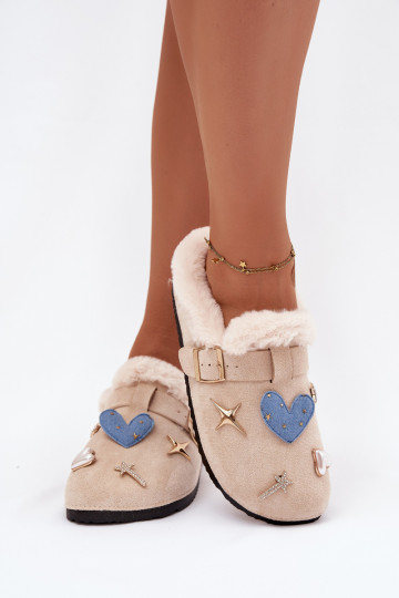 Chinelo feminino bege com detalhes bonitos, fivelas, forrado com pele Thalora 2