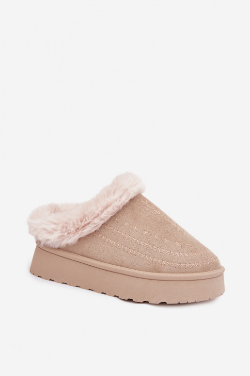 Botas de neve Feminino com uma plataforma com um casaco de pele I Przeszyciami cor de marfim Arelina