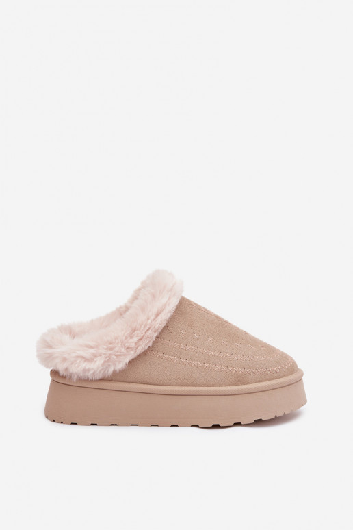 Botas de neve Feminino com uma plataforma com um casaco de pele I Przeszyciami cor de marfim Arelina