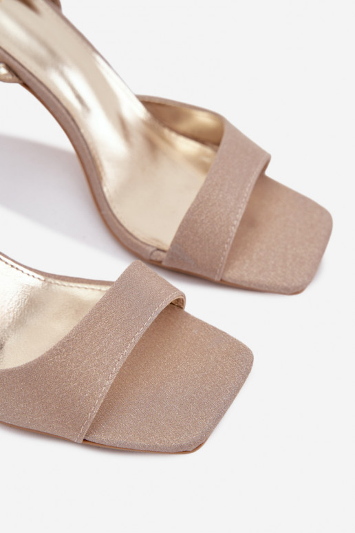 Sandálias femininas com salto fino com brilho cor dourada Brisora