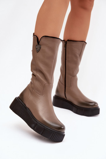 Botas femininas de cano longo de couro com lã Zazoo 70121 na cor areia