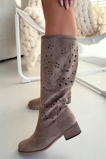 com elementos abertos botas femininas Klocke cor cáqui Helinna 2