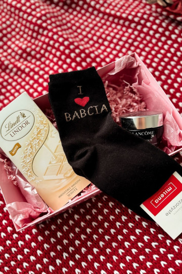 Meias femininas com a inscrição "I Love Babcia" na cor preta