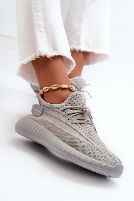  Um modelo atraente tênis Feminino cor cinza Nelmarie