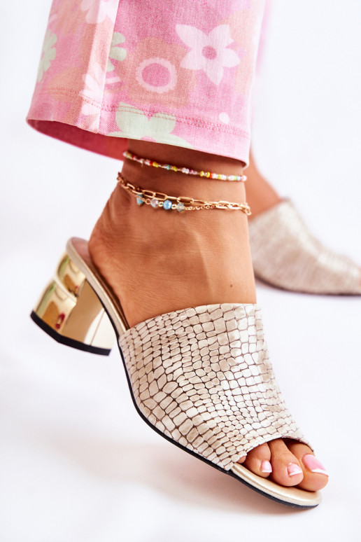 Chinelos de couro Feminino Padrão de crocodilo com salto bege Perry