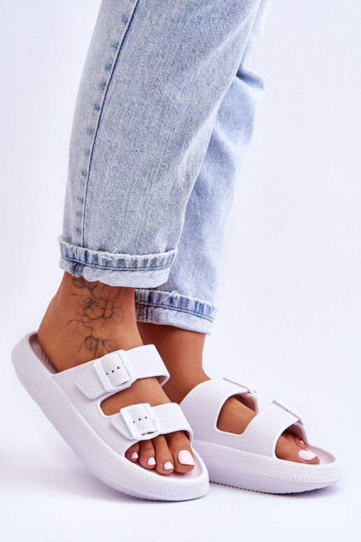 Chinelos femininos com espuma com listras cor branca Sharmen