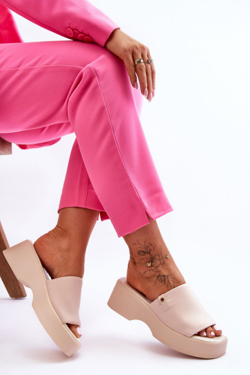 Feminino Chinelos com uma plataforma bege Carmela 2