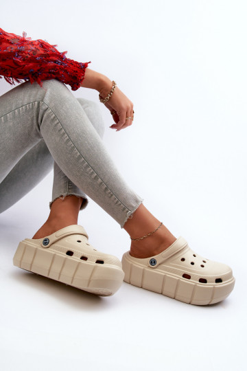 Chinelos leves Chinelos femininos com uma plataforma bege Itubia 2