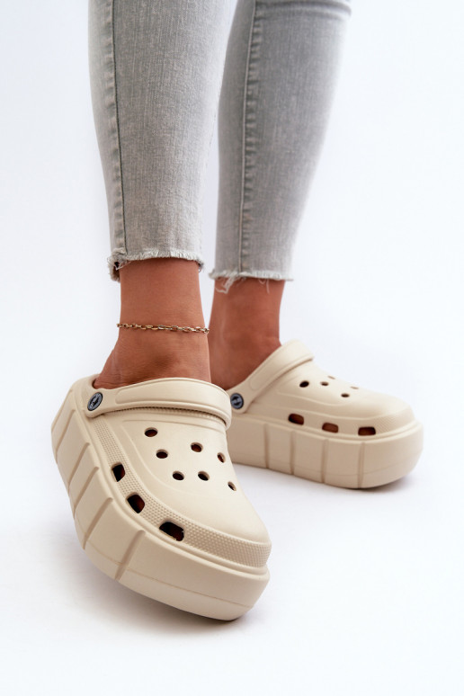 Chinelos leves Chinelos femininos com uma plataforma bege Itubia