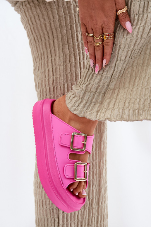 Chinelos femininos com uma plataforma Ze cor douradami com fivelasmi cor rosa Zorila