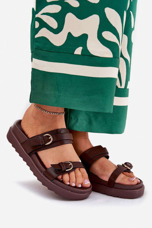 Chinelos femininos com uma plataforma Ze cor douradami com fivelasmi cor marrom EMernone