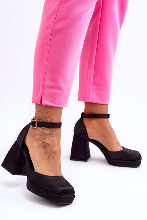 Elegante Sapato Em saltos enormes cor preta Sandia