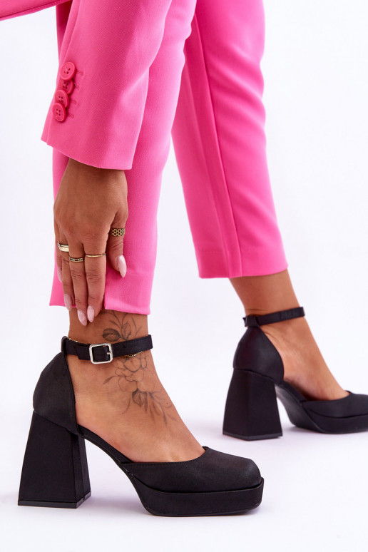 Elegante Sapato Em saltos enormes cor preta Sandia