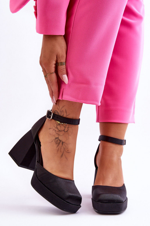 Elegante Sapato Em saltos enormes cor preta Sandia