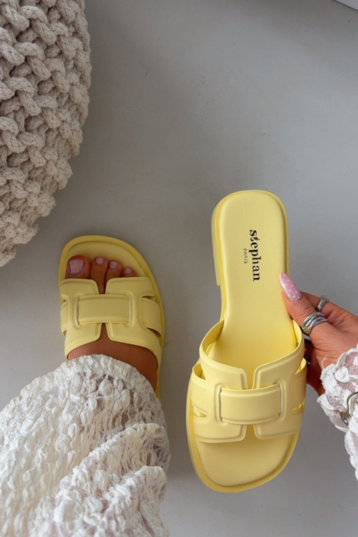 Chinelos femininos com salto largo cor amarela Lorania