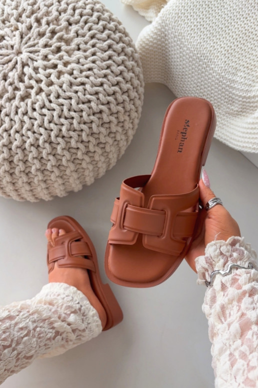 Chinelos femininos com salto largo cor marrom Lorania