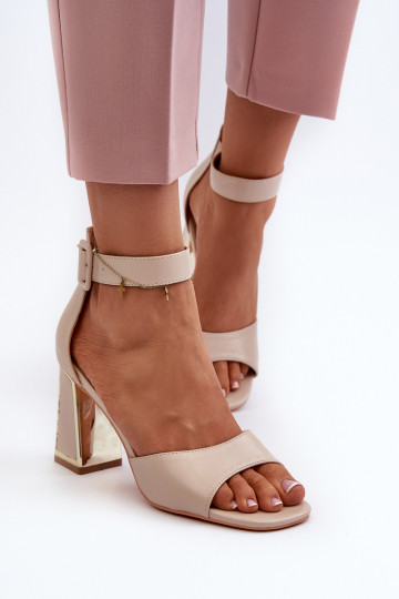 Estilo elegante Sandálias femininas de salto alto bege Rosazara