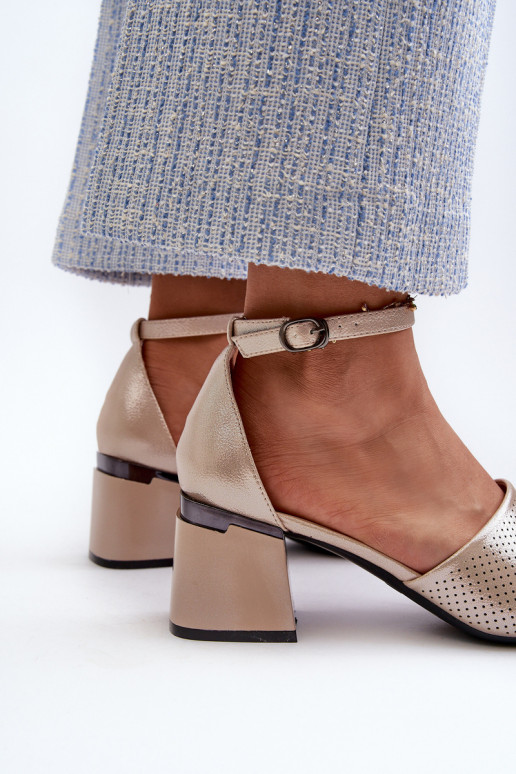 Sandálias femininas com salto de couro ecológico cor dourada Horissa