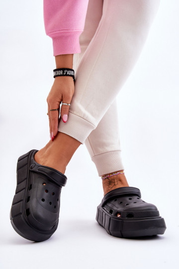 Chinelos tipo Crocs com plataforma elevada cor preta Beckett 2