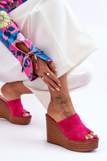 Chinelos leves com uma plataforma cor rosa Good Vibe 2