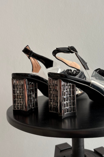 sandálias com salto com enfeites D&A MR52-238 cor preta 2