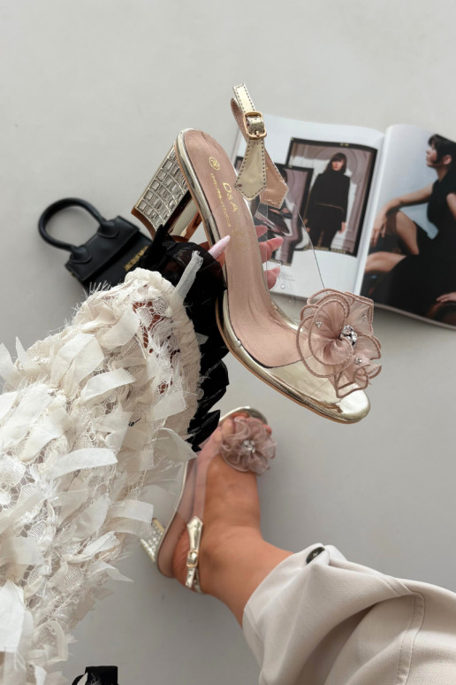 sandálias com salto com enfeites D&A MR52-238 cor dourada