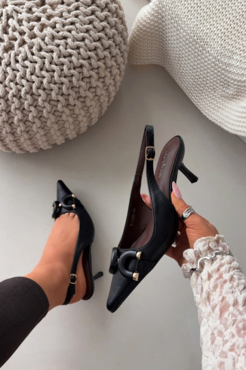 Sandálias femininas com salto fino Com decorações Detalem cor preta Brienne