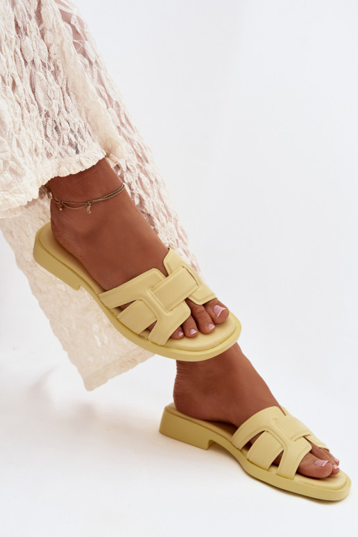 Chinelos femininos com salto largo cor amarela Lorania
