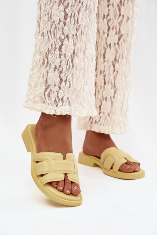 Chinelos femininos com salto largo cor amarela Lorania
