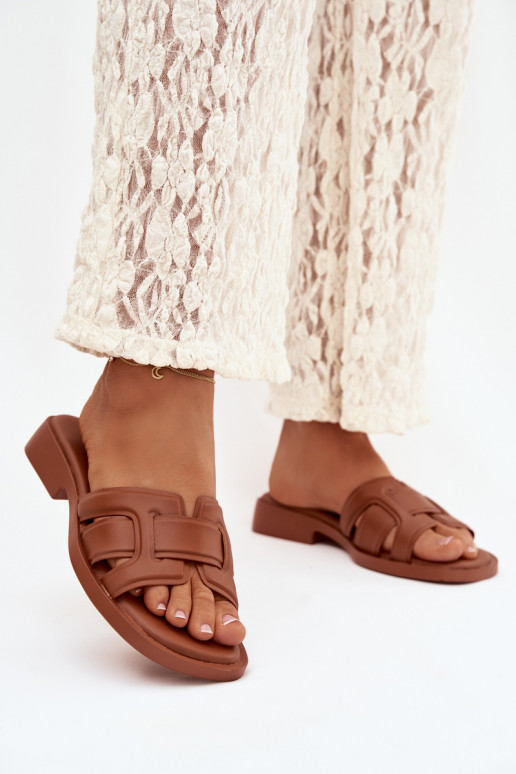 Chinelos femininos com salto largo cor marrom Lorania